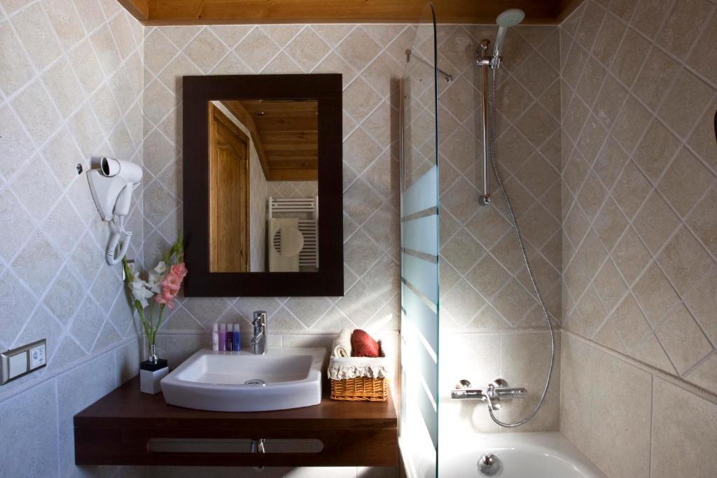 Apartaments Els Llacs Bordes d'Envalira Pokoj fotografie